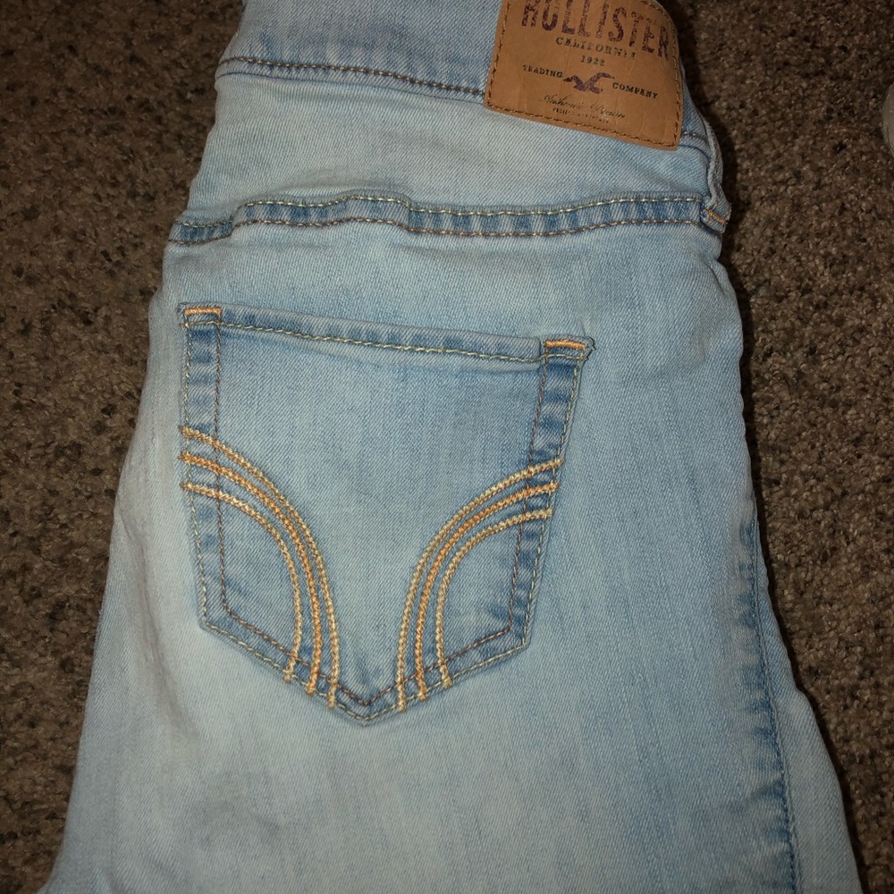 Light wash Hollister jeans
